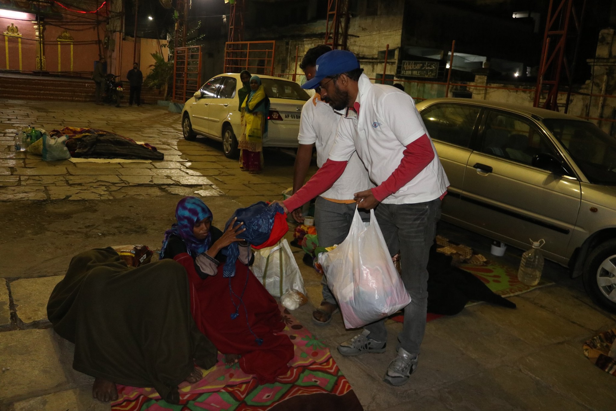 Clothes distribution to the HOMELESS @ Hyderabad On 04-Jan-2020 